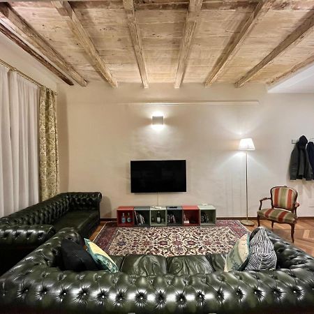 Lovely 1 Bedroom Apartment Nearby Piazza Maggiore Bologna Luaran gambar