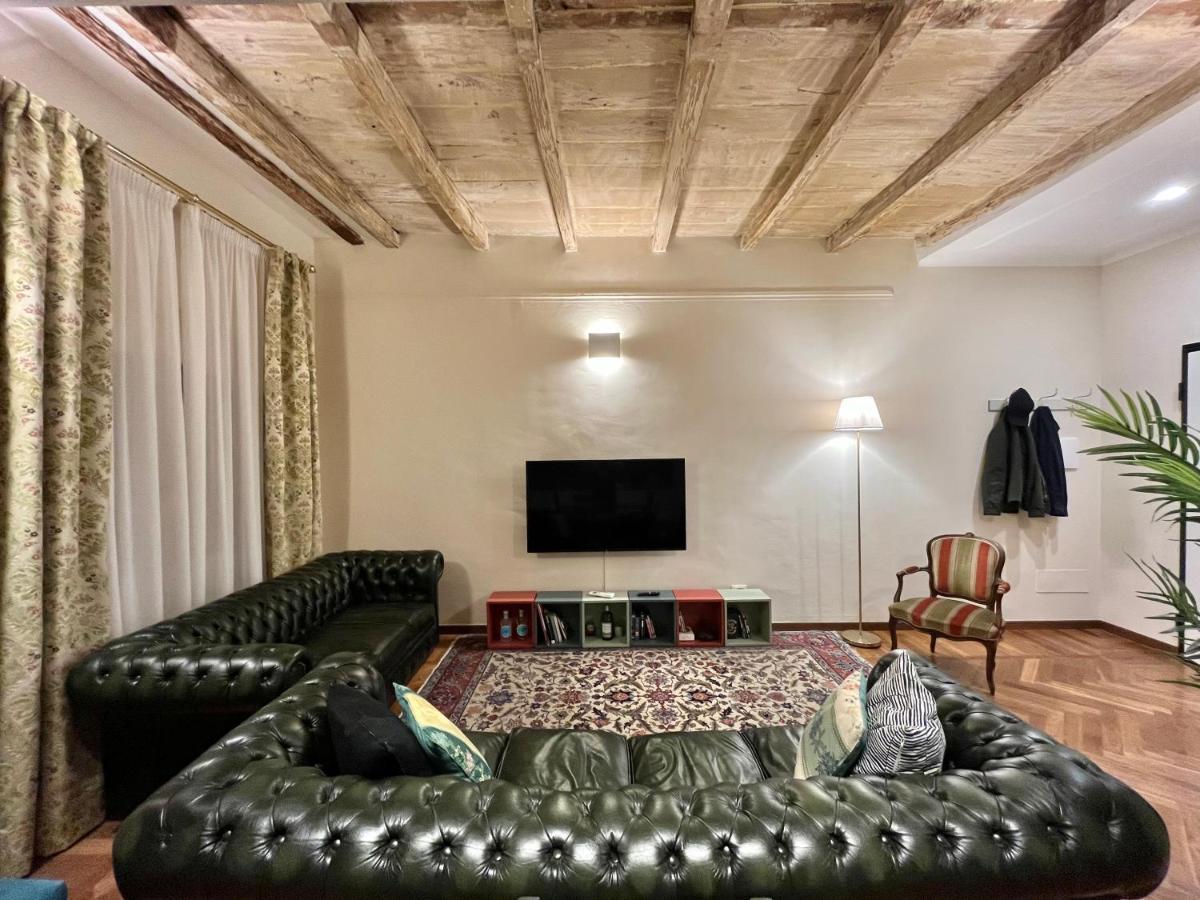 Lovely 1 Bedroom Apartment Nearby Piazza Maggiore Bologna Luaran gambar