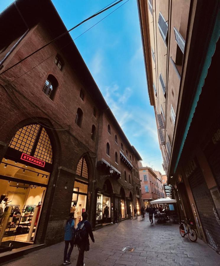Lovely 1 Bedroom Apartment Nearby Piazza Maggiore Bologna Luaran gambar
